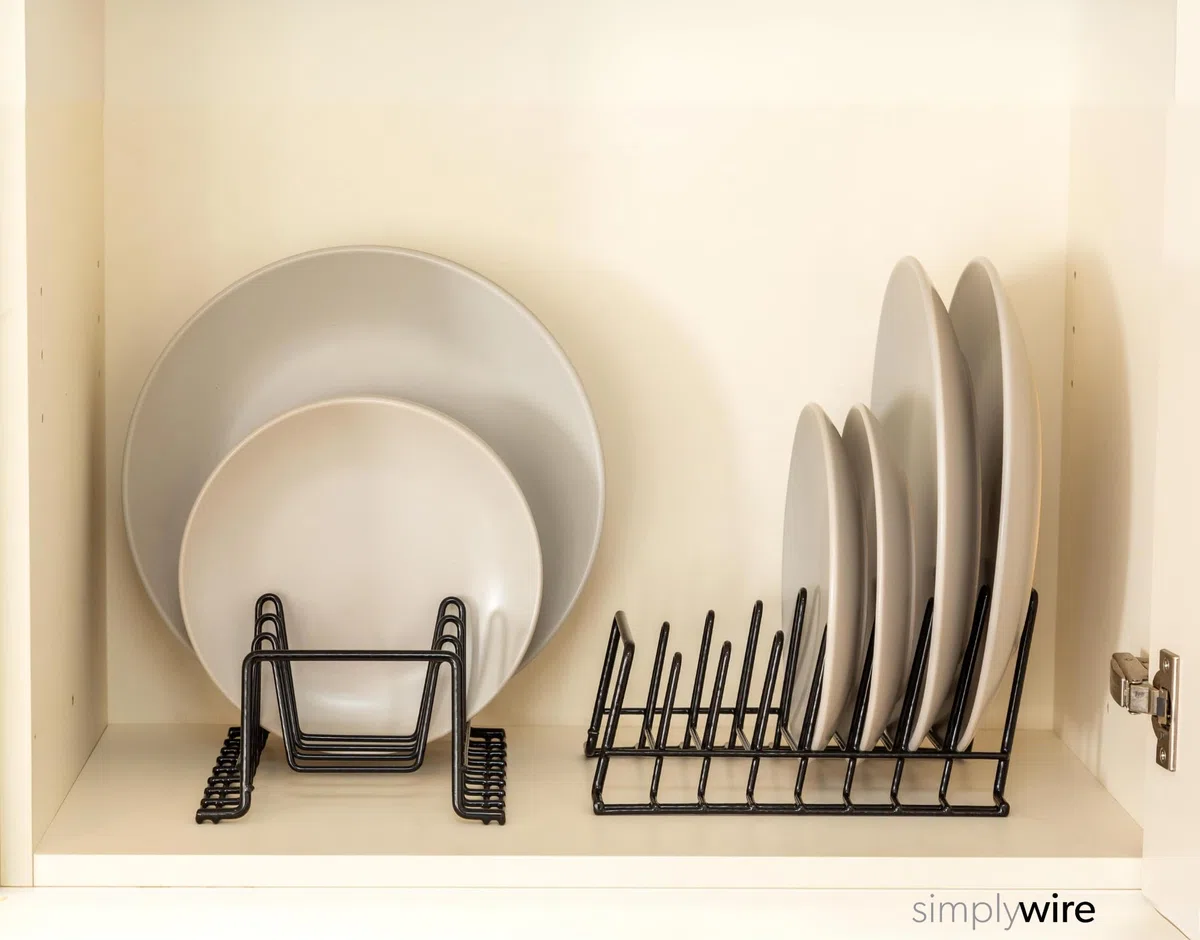 simplywire - Confezione da 2 - Rastrelliera per Piatti/Scolapiatti - Organizer per Credenze da Cucina - Acciaio Rivestito in Plastica Nera - Piccolo