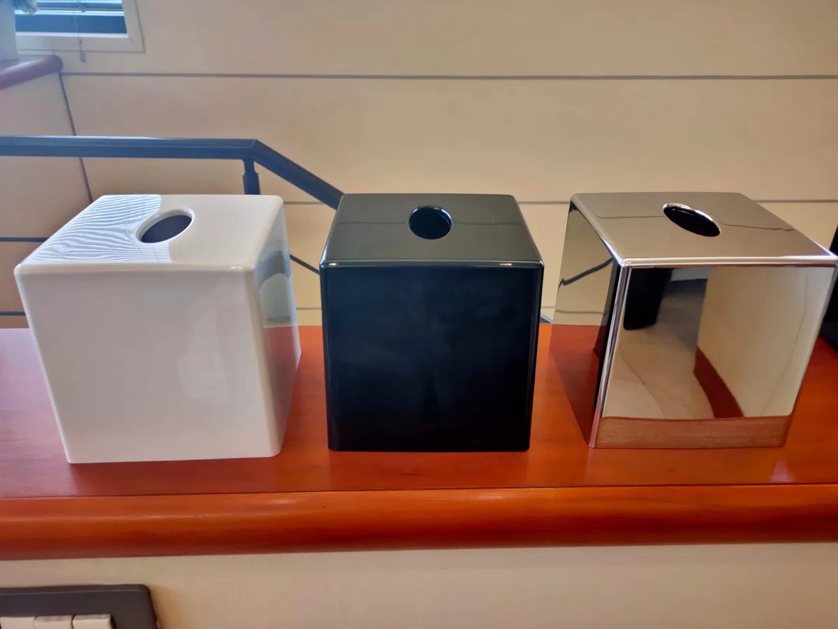 G.V.R. Scatola e Dispenser Porta fazzoletti, Made in Italy, Realizzato in ABS riciclabile e Disponibile in Vari Colori, 132mm x 132mm x 132mm, Ideale per Bagno, Salotto, Hotel e casa. (Cubo Cromato)