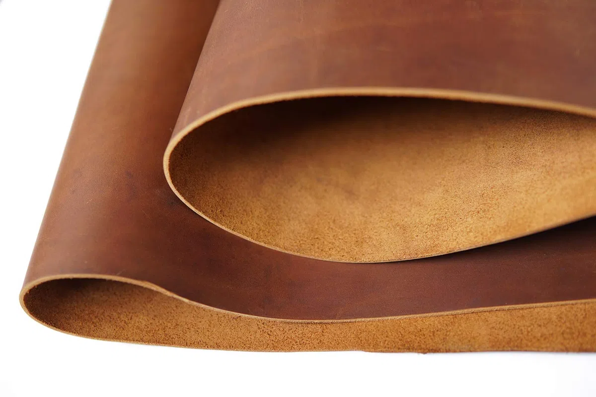 Pelle di vacchetta, colore bourbon, per cucito, artigianato, spessore 1,8-2,0 mm 12"x12" Red Brown