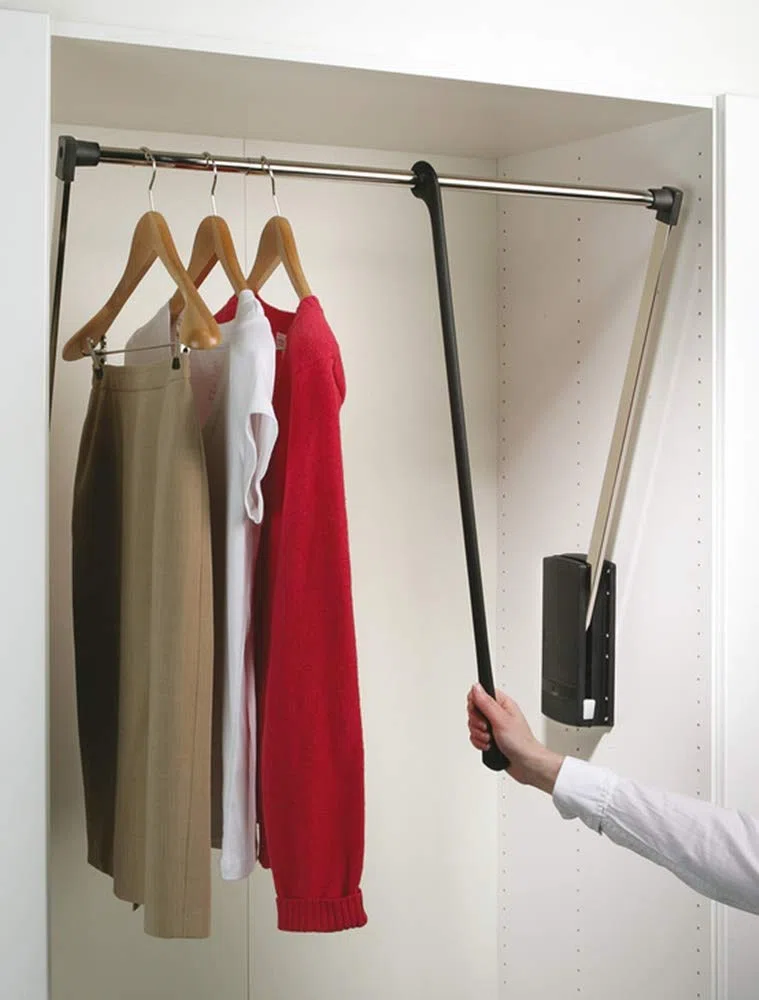 Gedotec alzata regolabile per guardaroba Wardrobelift guardaroba - Servetto | alzata per abiti pieghevole nera - nichelata | regolabile in larghezza 600-1000 mm