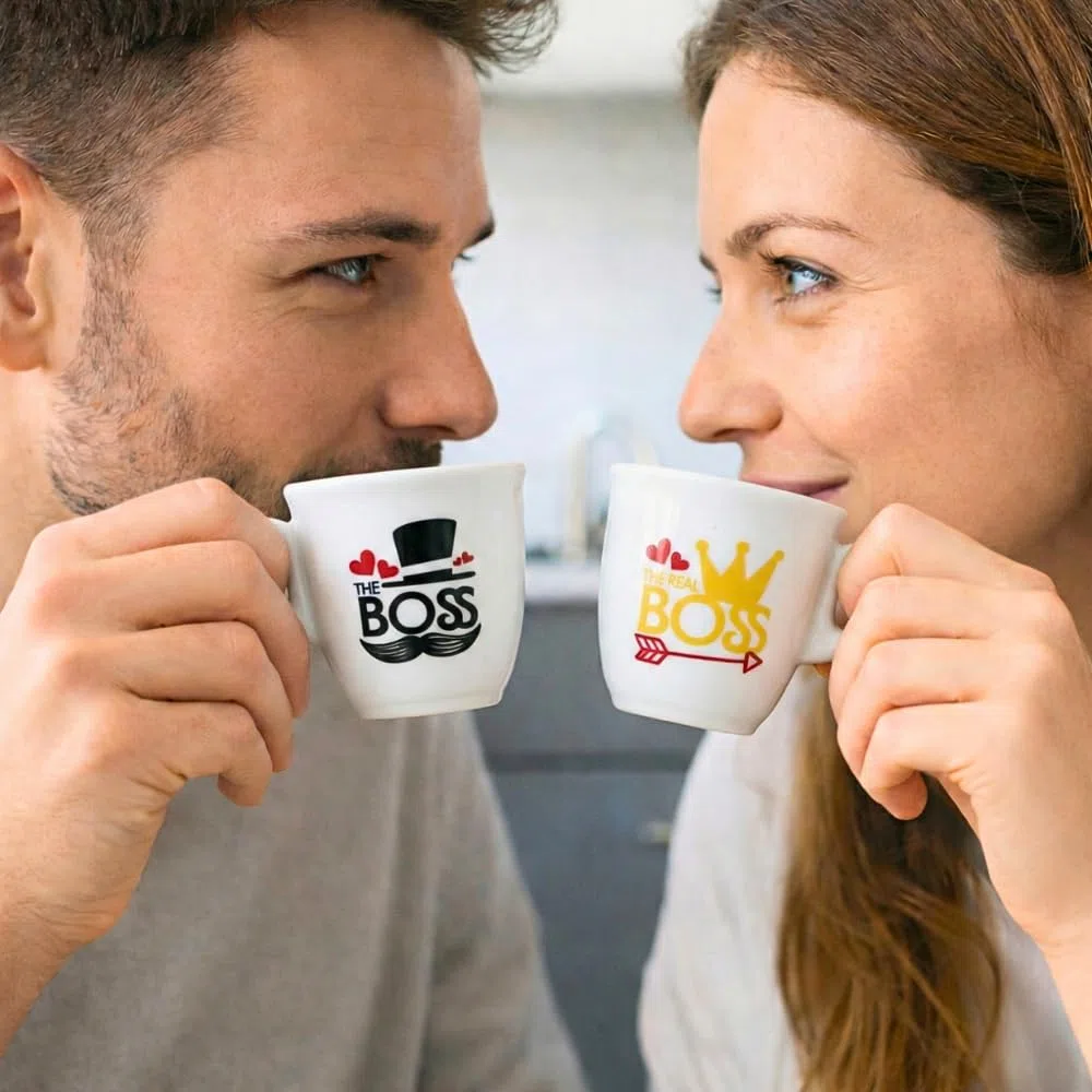 BrandPrint Set 2 Tazzine Caffè con Piattino - Serigrafia Artigianale THE BOSS, THE REAL BOSS in Box Elegante - 100% Made in Italy - Regalo Coppia San Valentino, Anniversario, Casa Nuova, Matrimonio