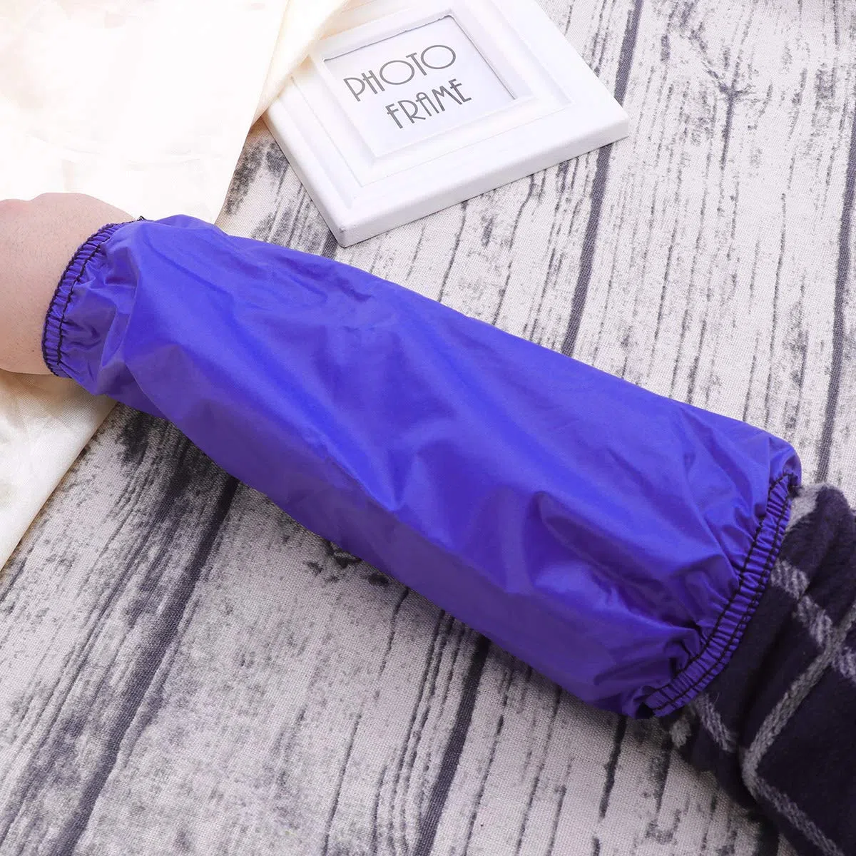 Artibetter Manicotti Impermeabili Antiolio in Pvc 4 Paia Coprimaniche Protettivi Per Cucina Pulizia E Lavoro Con Design Elastico Per Braccia Adulti 13.39X7.09 Pollici