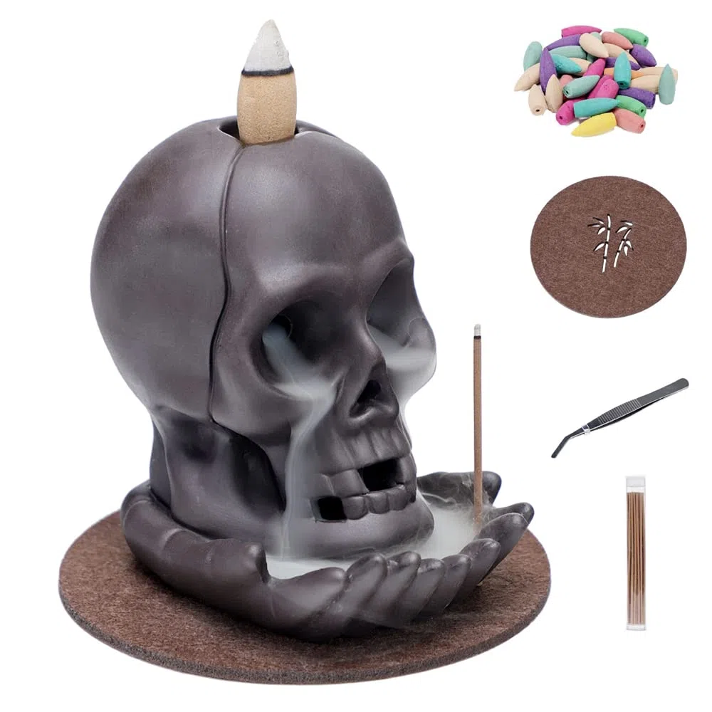 Bruciatore incenso a forma di teschio, cascata incenso, in ceramica, con 40 coni incenso+ 30 bastoncini incenso + 1 pinzetta + 1 tappetino per Halloween, bar, decorazione per feste in casa infestata
