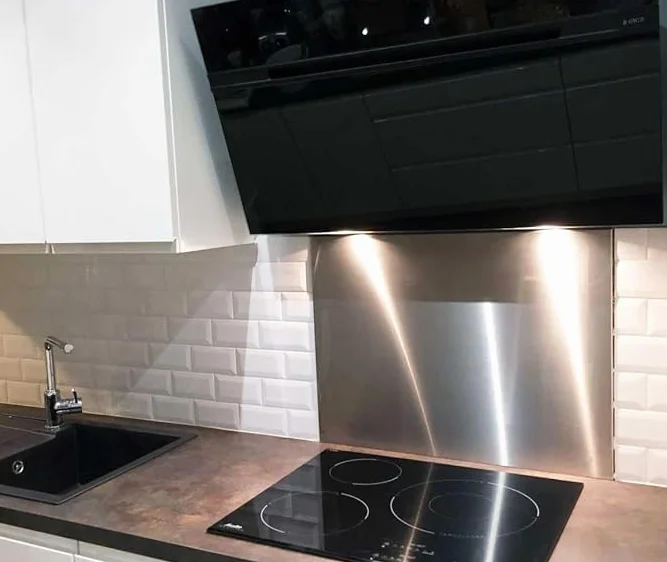 ZeroInox Pannello Paraschizzi in Acciaio Inox Aisi 304 Ideale per la Protezione delle pareti della Cucina (80 x 60 CM)