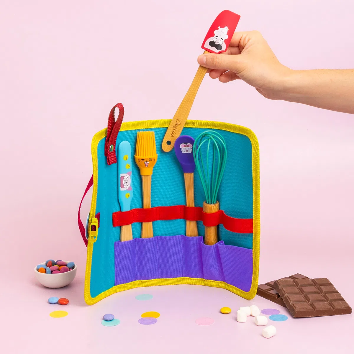 Chefclub Kids – Set Mini Utensili da Cucina per Bambini – Astuccio con Frusta, Spatola, Cucchiaio, Marisa e Pennello – Materiali Senza BPA – Apprendimento Divertente – Dai 4 Anni in Su