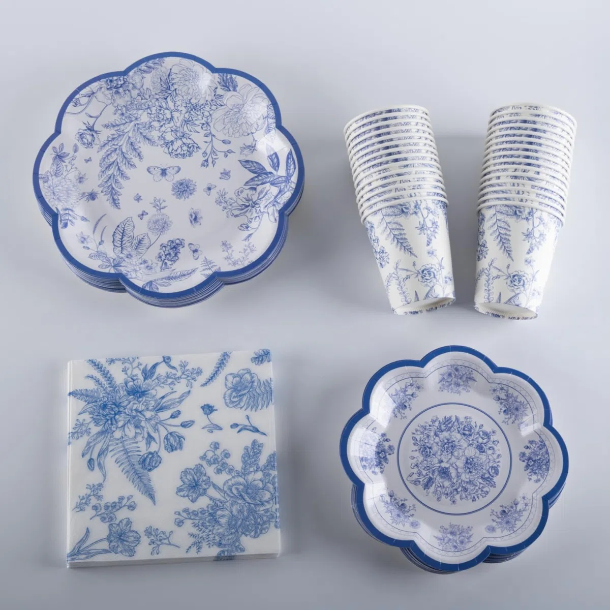 Set di stoviglie da festa vintage PHUNAT per 30 ospiti - Piatti di carta ondulati blu e bianchi, tovaglioli e tazze - Stoviglie eleganti per il tè pomeridiano, compleanni, docce nuziali e feste in