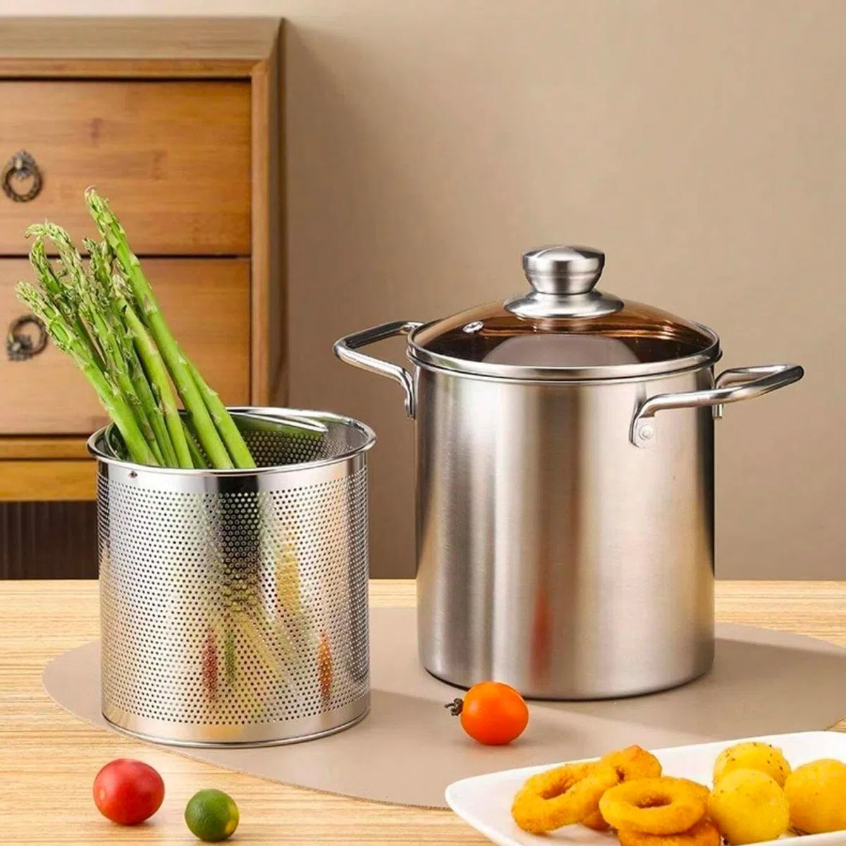 Avilia Asparagera in Acciaio Inox - Pentola per Asparagi e Verdure con Cestello Retato Estraibile, Fondo Triplo per Miglior Distribuzione del Calore, 16 cm