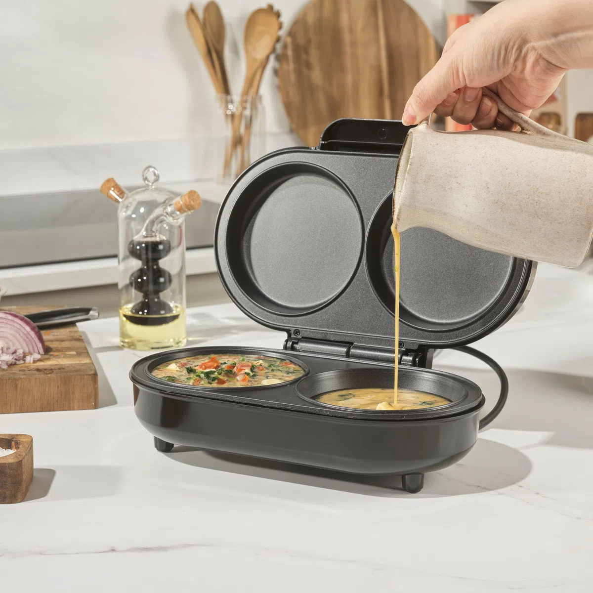 Salter XL Dual Omelette Maker – Piastre di Cottura Antiaderenti a Riempimento Profondo, Doppio Cuociuova, Prepara 2 Omelette, Non Richiede il Ribaltamento, Cucina con Poco o Nessun Olio, 850W