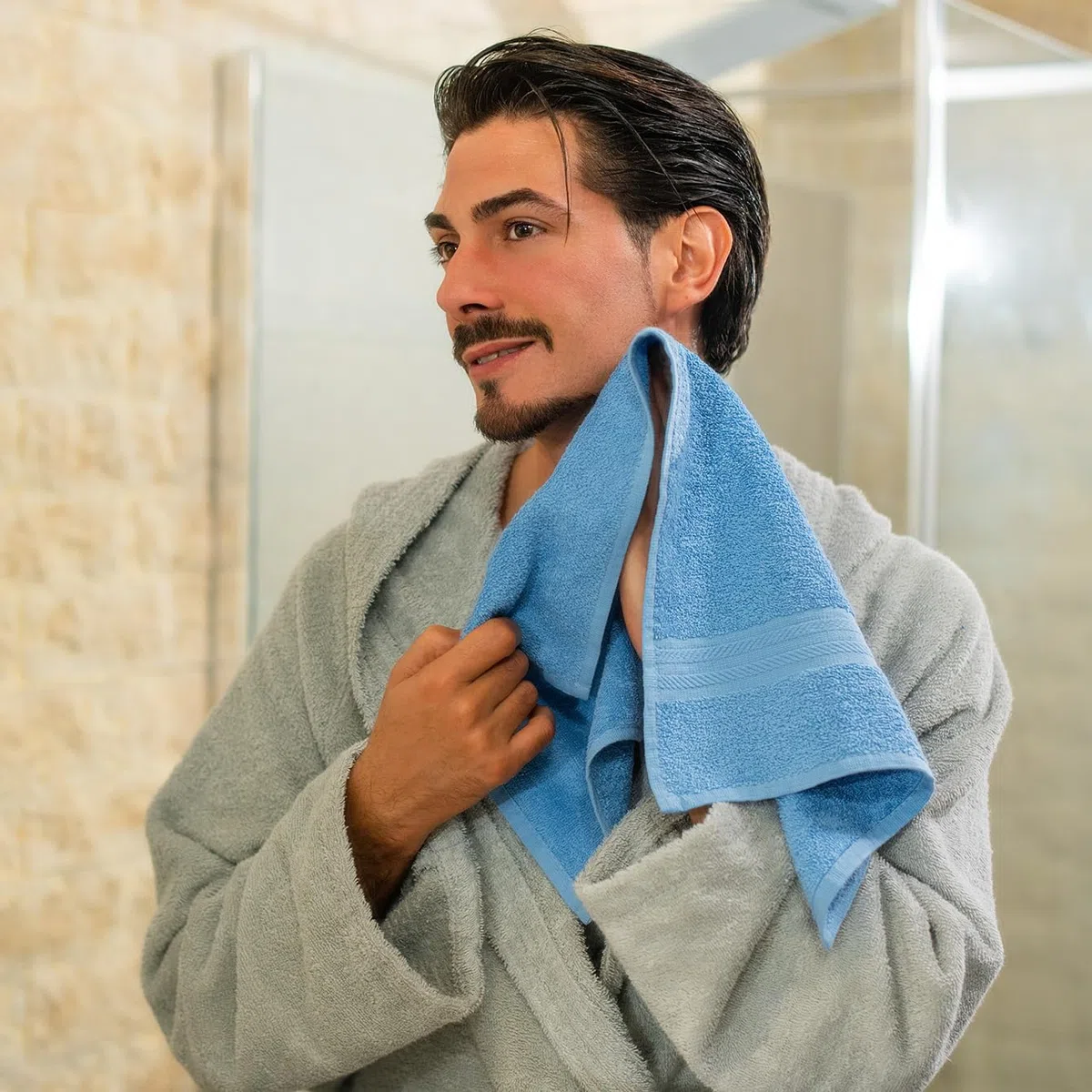 nice homeit Set 8 Asciugamani ospite in Cotone 35x55 in 100% cotone filato ad anello – set asciugamani bagno viso e bidet Extra Morbidi e Assorbenti. MADE IN ITALY - AZZURRO