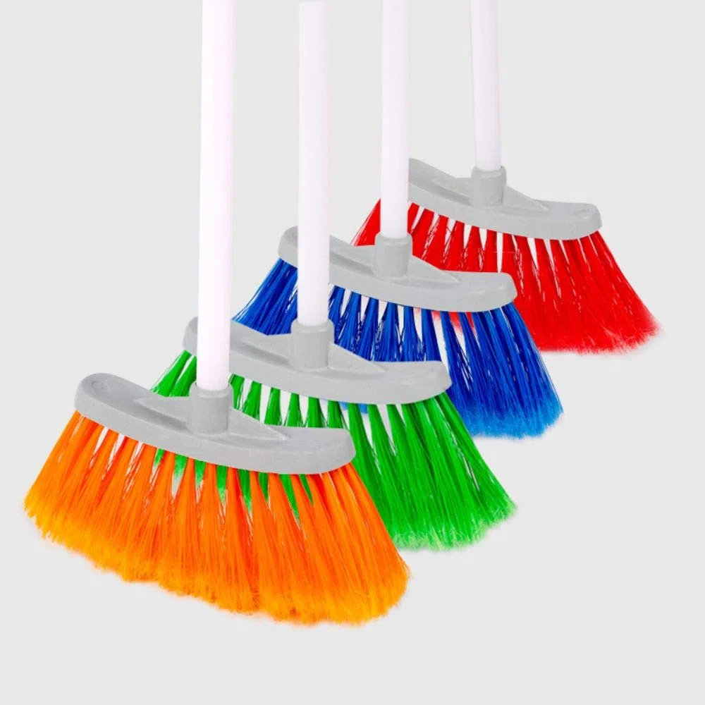 La Briantina Mini Scopa per Bambini, con Setole Piumate, Altezza del Manico 65 cm, Colore Casuale