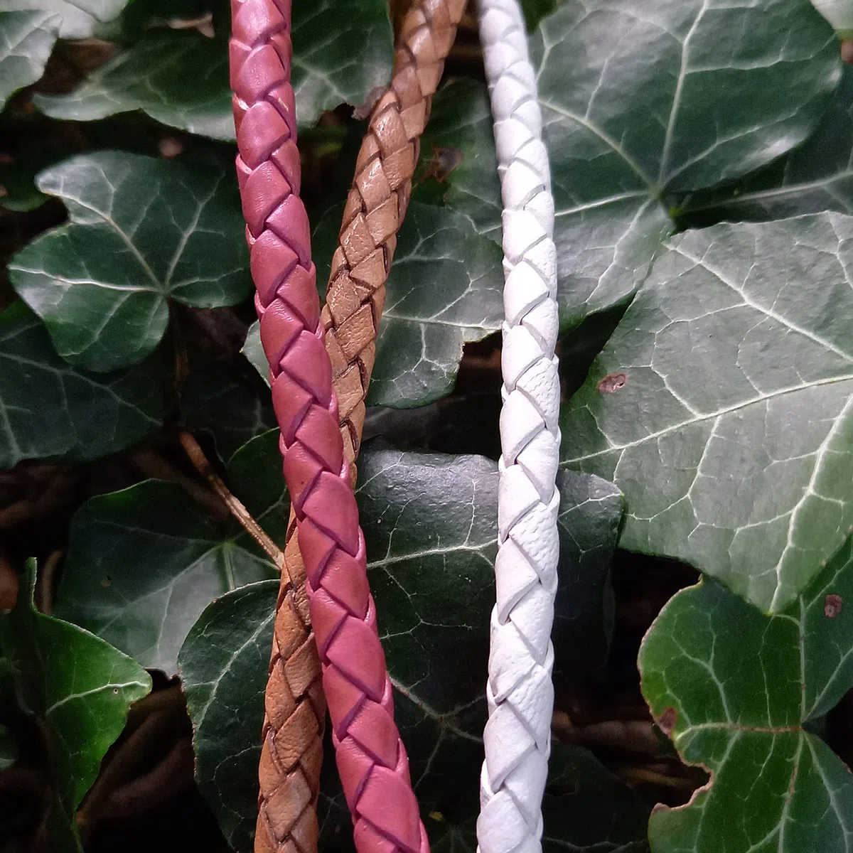 Corda in pelle intrecciata rotonda 3 mm, Marrone anticato – Lunghezza: a scelta, Nero , 5 metri