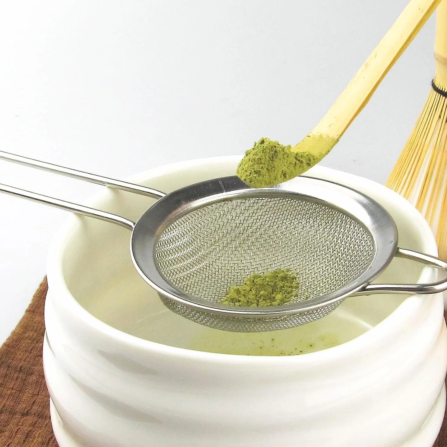 Kit per cerimonia matcha per cerimonia del tè giapponese, ciotola con beccuccio e manico, frusta, paletta da tè, colino in polvere Matcha, set da tè per preparare il latte Usucha, Koicha e