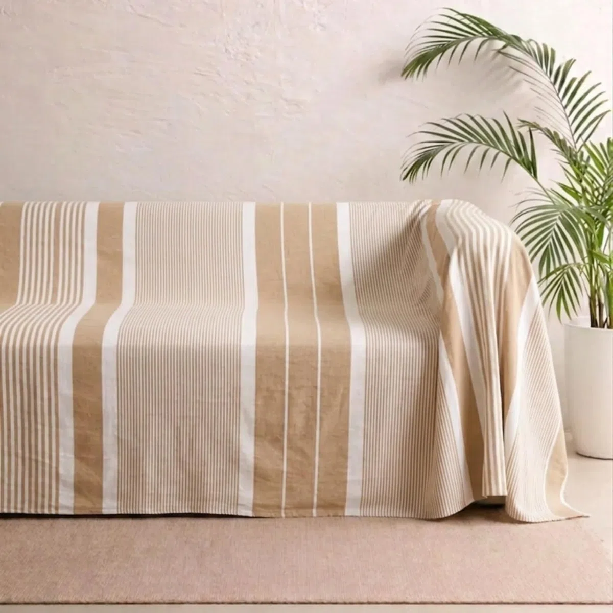 MOMOMUS Copriletto Matrimoniale Estivo e Telo Copridivano 3 Posti - Leggero, Morbido e Fresco - Ideale come Plaid Matrimoniale, Coperta Estiva e Telo Copritutto - Beige, 230 x 260 cm