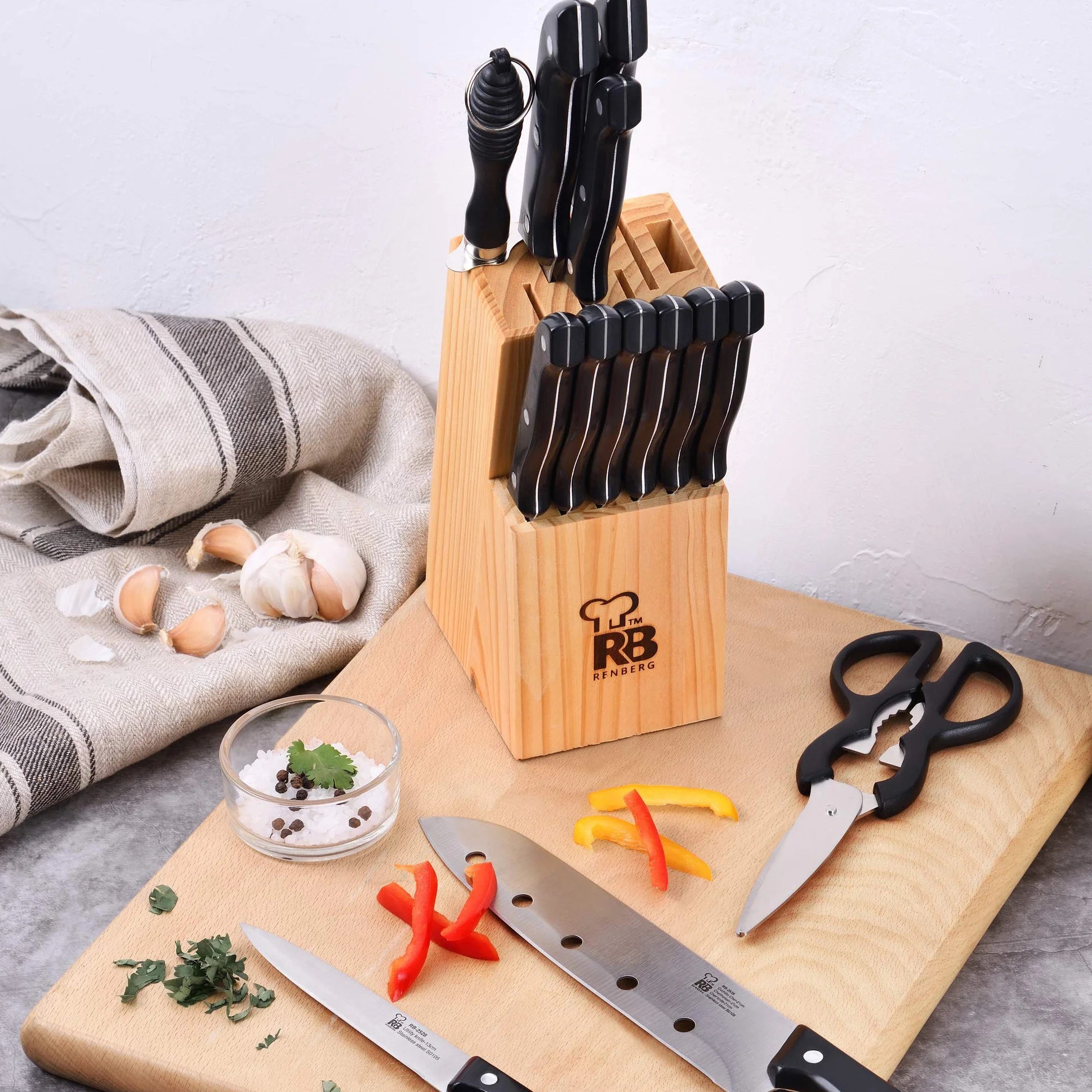 RENBERG Tenessy | Coltelli da Cucina | Set Completo di 15 Pezzi con Ceppo di Legno | Perfetti per Tagliare Ogni Ingrediente | Cucina Professionale | Fabbricati in Acciaio Inox