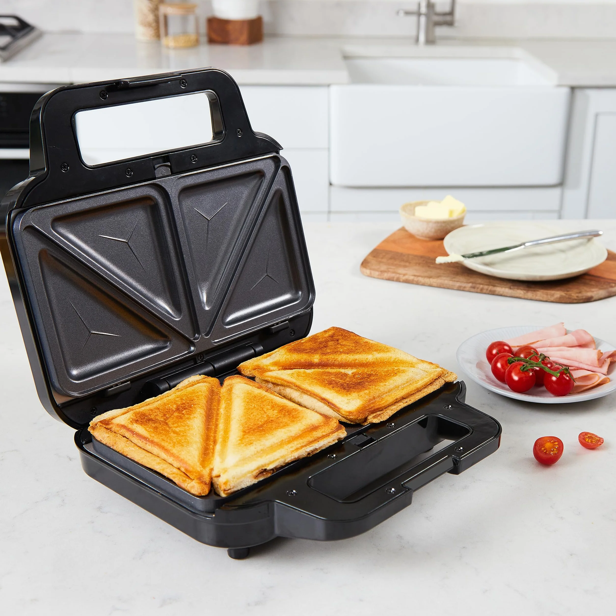 Breville 3 in 1 Ultimate Snack Maker Tostapane per toast molto farciti, Waffle Maker e piastra per panini, Piastre antiaderenti rimovibili, Nero e acciaio inossidabile VST098X, Spina UE