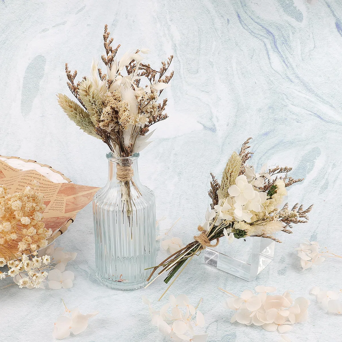 12PCS Mini Fiore Seccato Bouquet Fiori di Selvaggio Seccati Fiori Seccati Mini Fiore Seccato con Stelo per DIY Photo Props Vaso Decorazione Matrimoniale