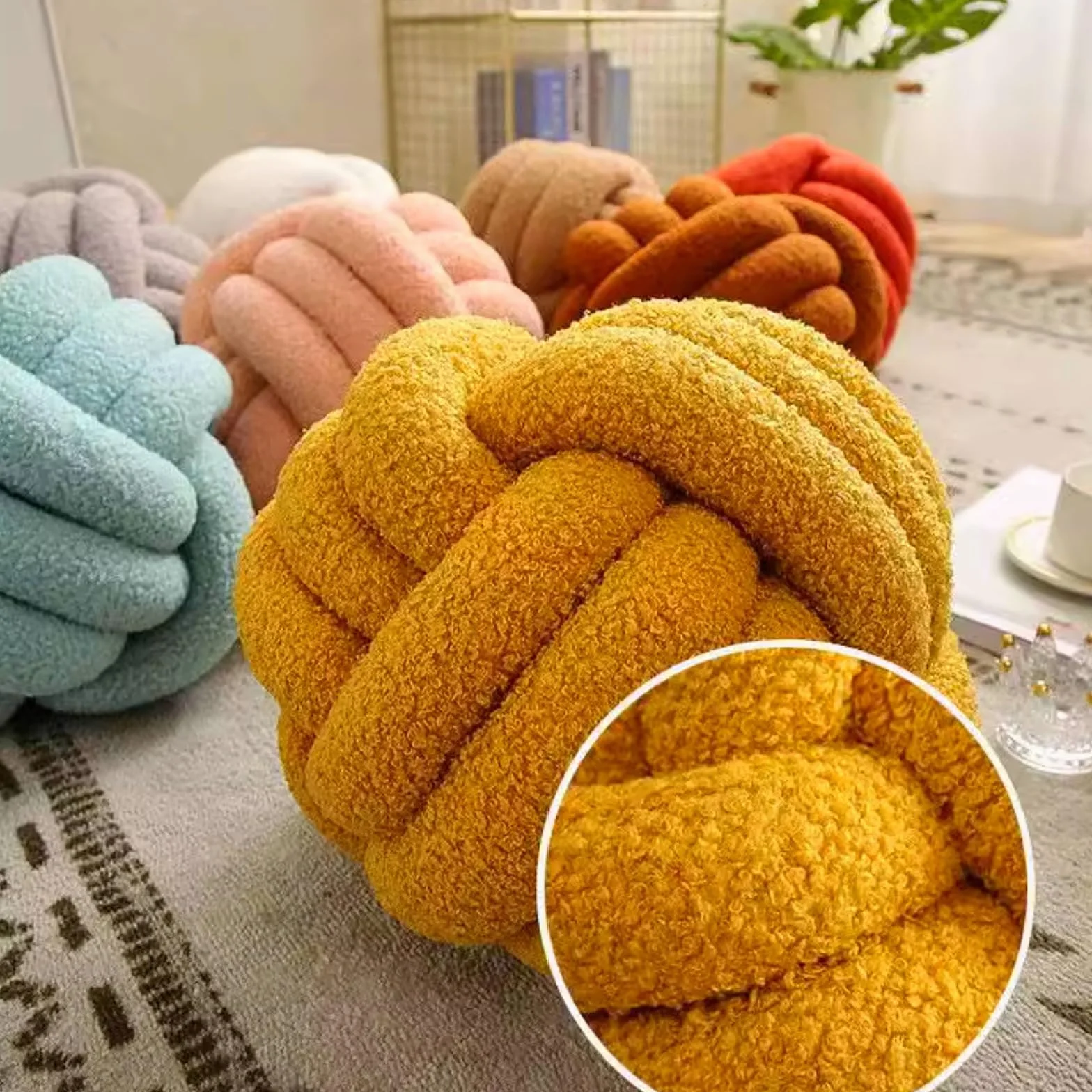 Fay Bless - Cuscino moderno a forma di nodo per la casa, morbido e rotondo, fatto a mano, per camera da letto, letto e soggiorno (Beige, 28CM)