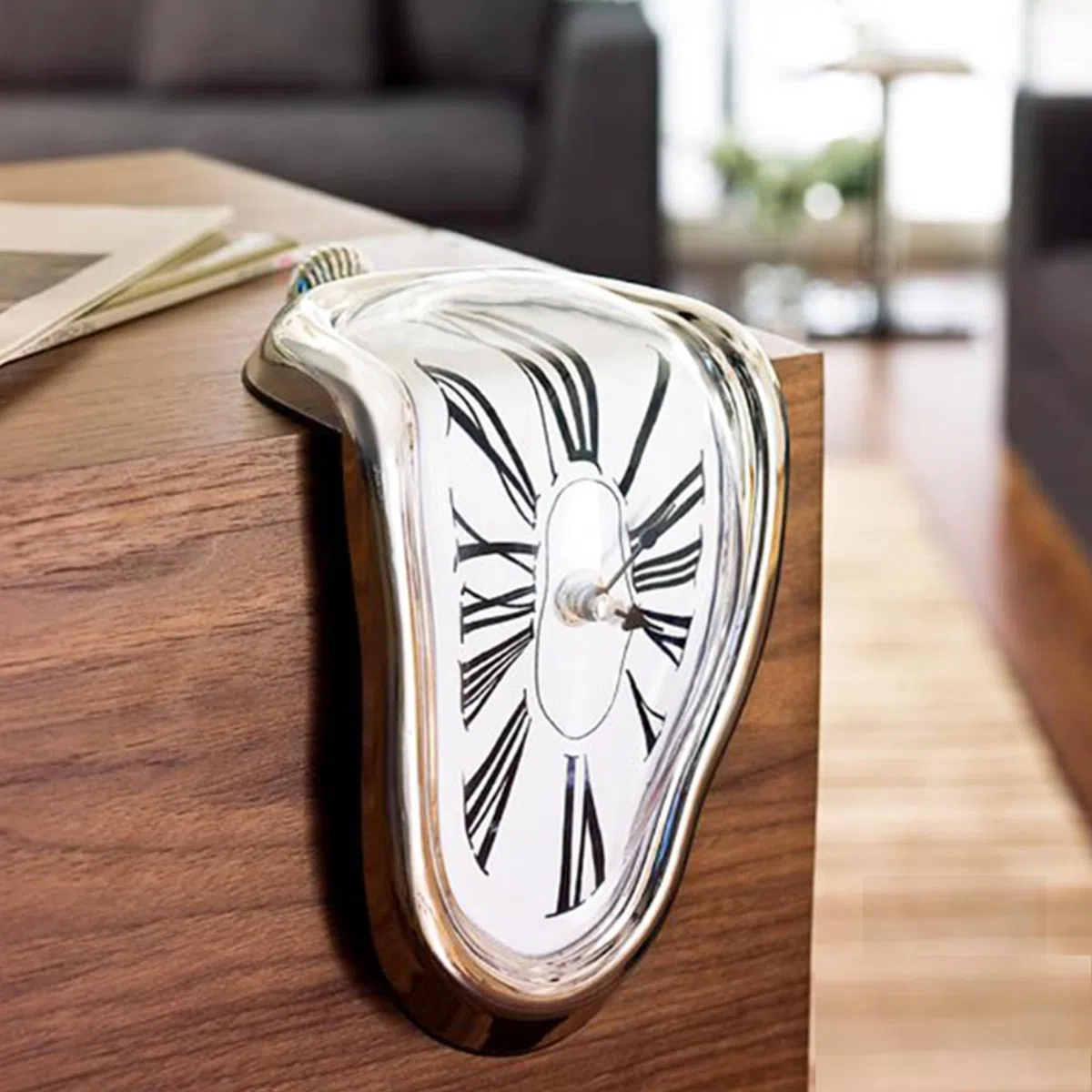 SUQ Orologio di Fusione Retrò Curvo, Stile Surrealista Salvador Dali, Orologio da Sciogliere Con Numeri Romani, per Decorazione Casa Ufficio Mensola Scrivania