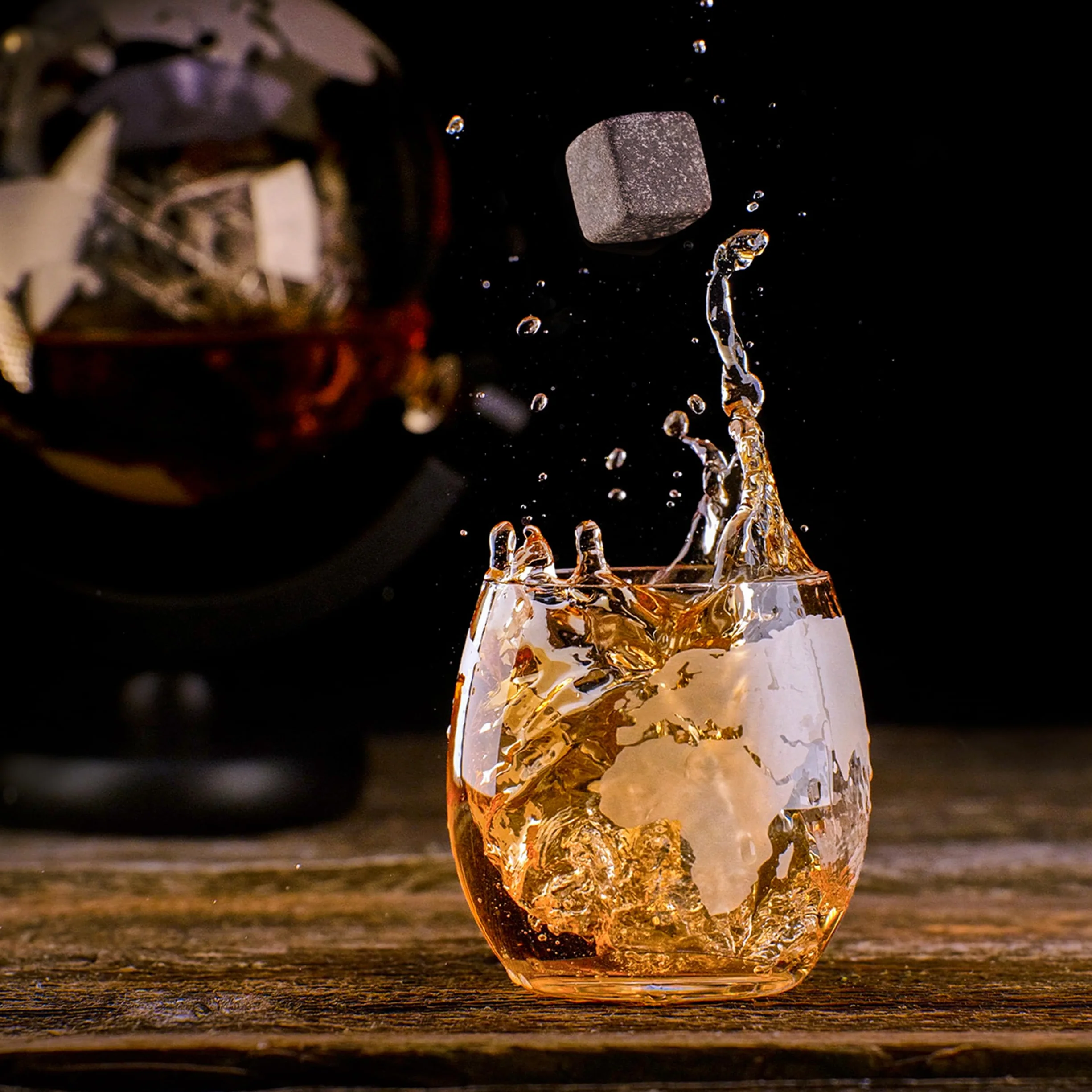 Whisiskey Set Bicchieri da Whisky - Set Whisky Regalo - Idee Regalo Uomo Compleanno - Scatola Regalo, 4 Bicchieri da Whisky x 285ML