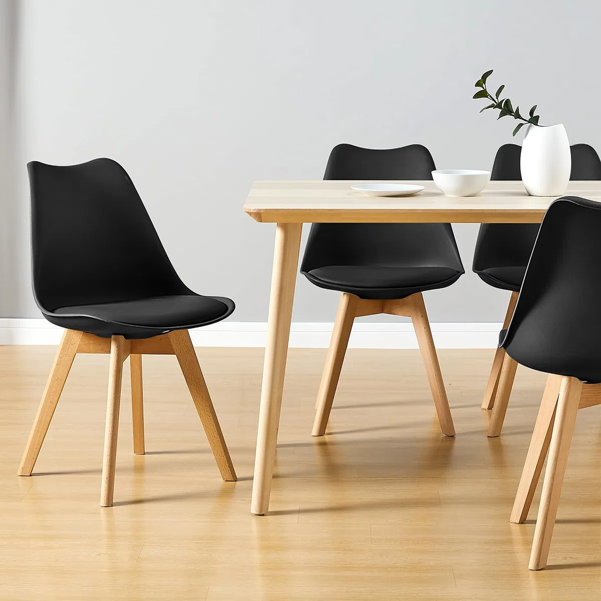 CangLong Set di 4 sedie da ufficio con gambe in legno massiccio di faggio, sedie imbottite dal design retrò del Mid Century per la cucina, la sala da pranzo e il soggiorno, nero