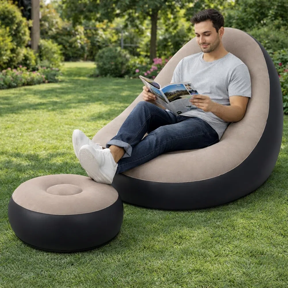 BAKAJI Poltrona con Pouf Gonfiabile per Interni ed Esterni con Doppia Texture, Divanetto Gonfiabile in PVC ed Effetto Velluto, Ottomano per Adulti e Bambini da Campeggio, Casa, Giardino, Mare (Grigio)