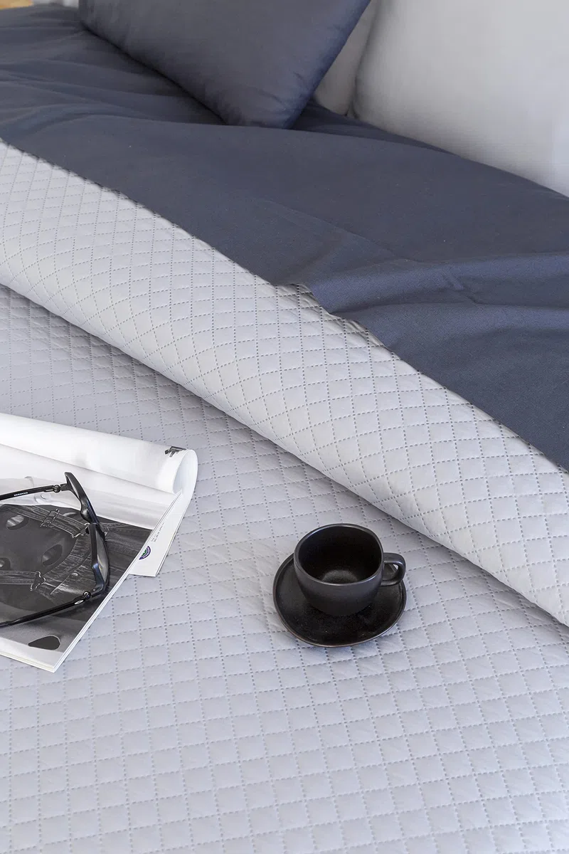 Todocama - Copriletto trapuntato sottile con motivo a rombo, per primavera, estate, autunno e inverno, 100% microfibra extra morbido, Copriletto multiuso, Letto 120/135 - 230x260cm, Grigio Chiaro
