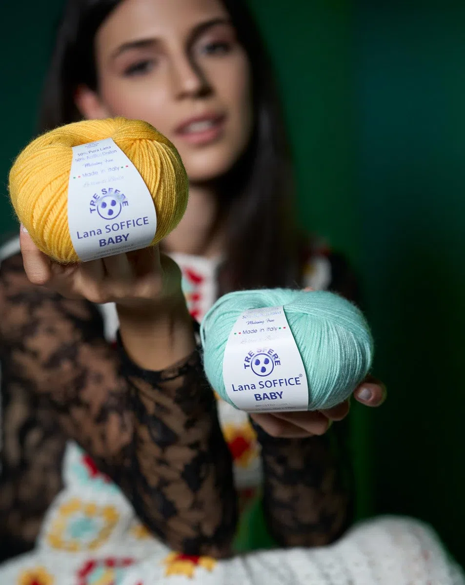 Gomitolo Lana Soffice Baby 50% Pura Lana Mulesing Free 50% Acrilico Dralon, Filato Ritorto Tinto a Biella, 50 Grammi/175m - disponibili in diverse tonalità (10, Rosa Baby - 306)
