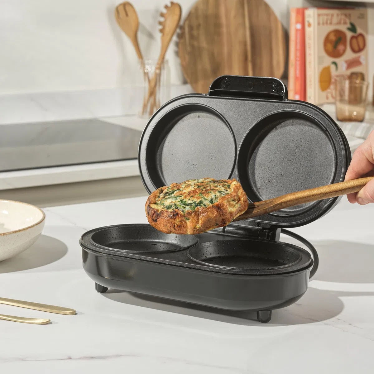 Salter XL Dual Omelette Maker – Piastre di Cottura Antiaderenti a Riempimento Profondo, Doppio Cuociuova, Prepara 2 Omelette, Non Richiede il Ribaltamento, Cucina con Poco o Nessun Olio, 850W