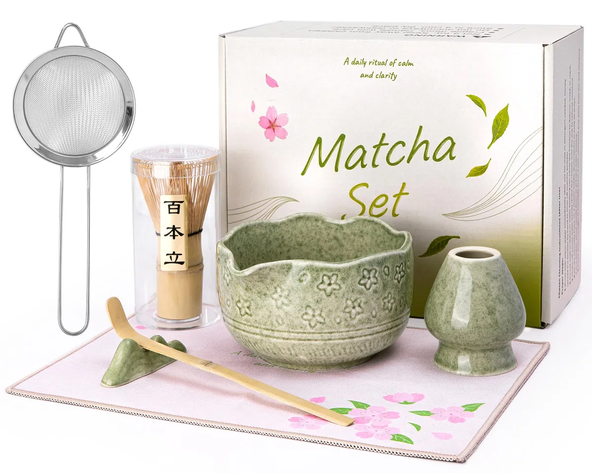 ALBISS Matcha Kit Set da 7 Pezzi in Ceramica Cerimoniale – Ciotola da 530 ml con Beccuccio e Design Sakura, Frusta in Bambù con Supporto, Elegante Set da Tè Giapponese per Amanti del Matcha, Verde