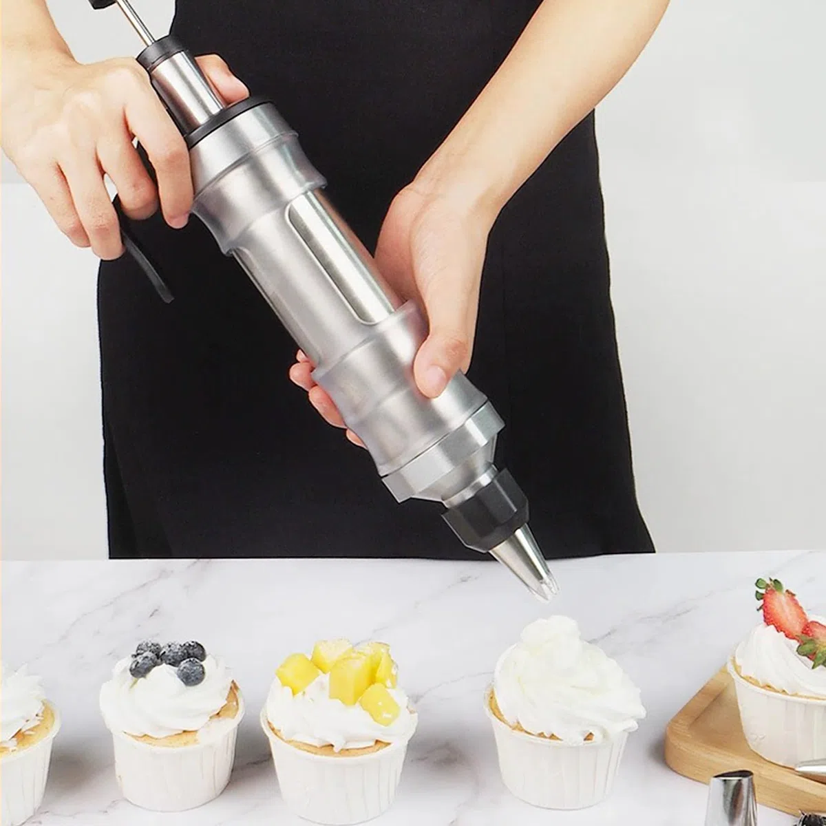 Siringa in acciaio inox con 6 beccucci con contenitore trasparente per cupcake, pasticceria