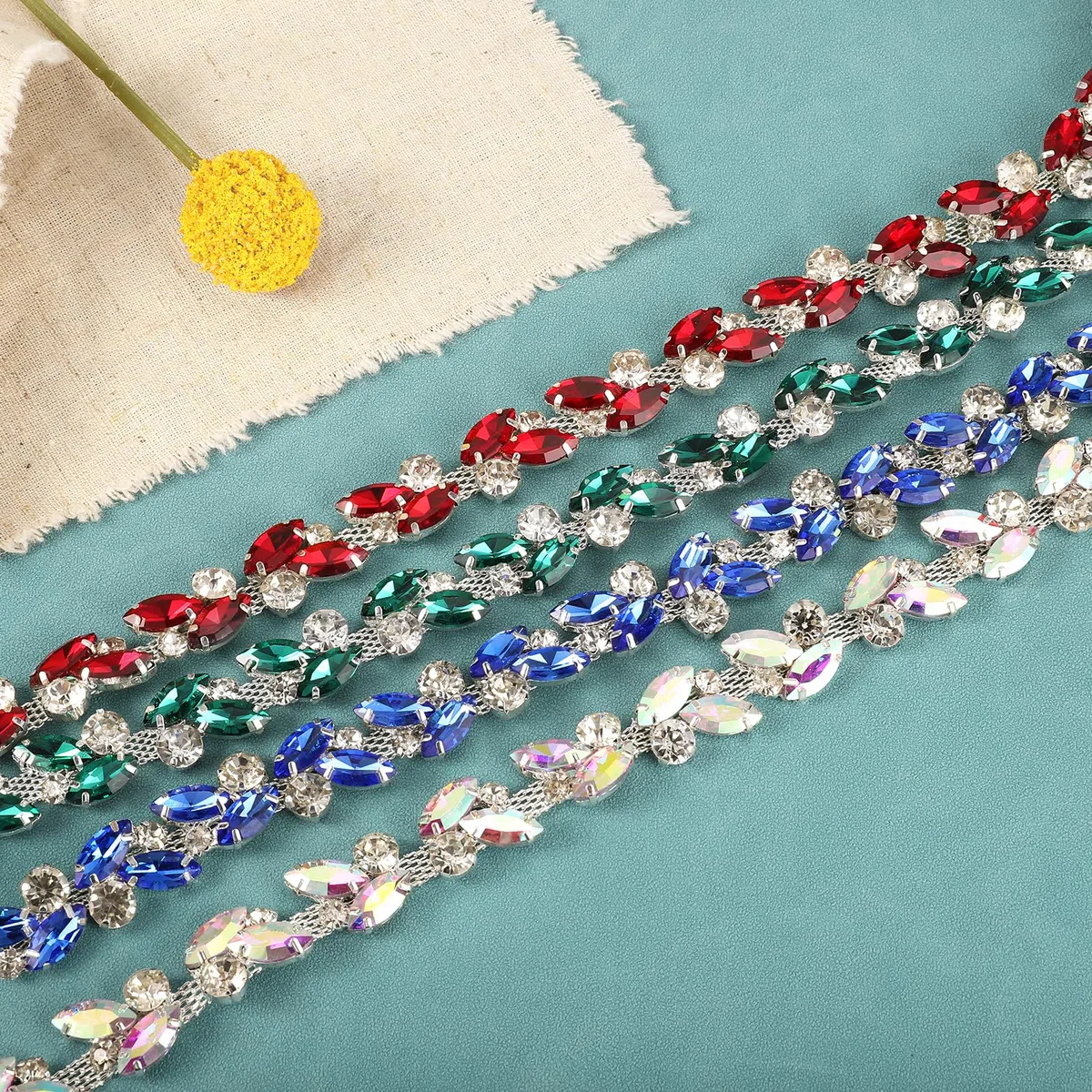 QUARKZMAN 1 Iarde 0.6 Pollici Nastro Strass Trim Cristallo Bling Catena Strass Applicazione Strisce per Artigianato Fai da Te Cucito Abbellimenti per Abbigliamento, Verde