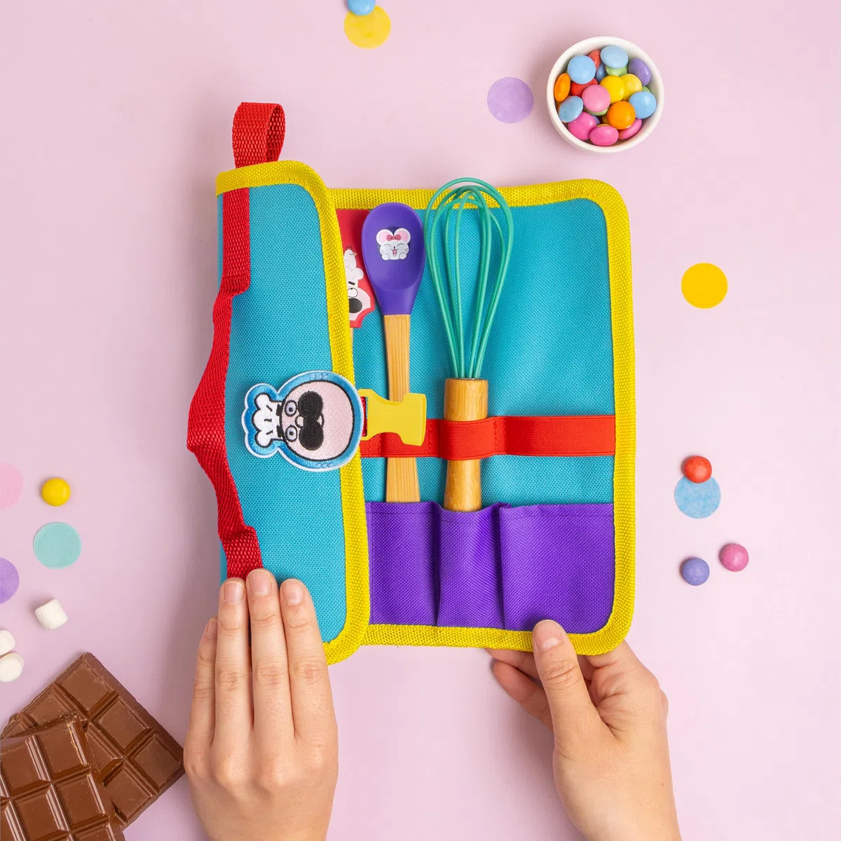 Chefclub Kids – Set Mini Utensili da Cucina per Bambini – Astuccio con Frusta, Spatola, Cucchiaio, Marisa e Pennello – Materiali Senza BPA – Apprendimento Divertente – Dai 4 Anni in Su