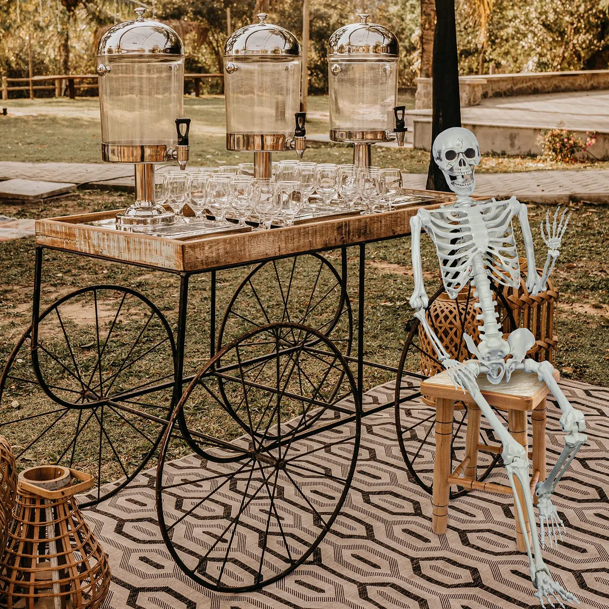 Scheletro di Halloween 165 cm realistico dimensione di vita posable scheletro umano con articolazioni mobili per Halloween decorazione casa infestata (1)