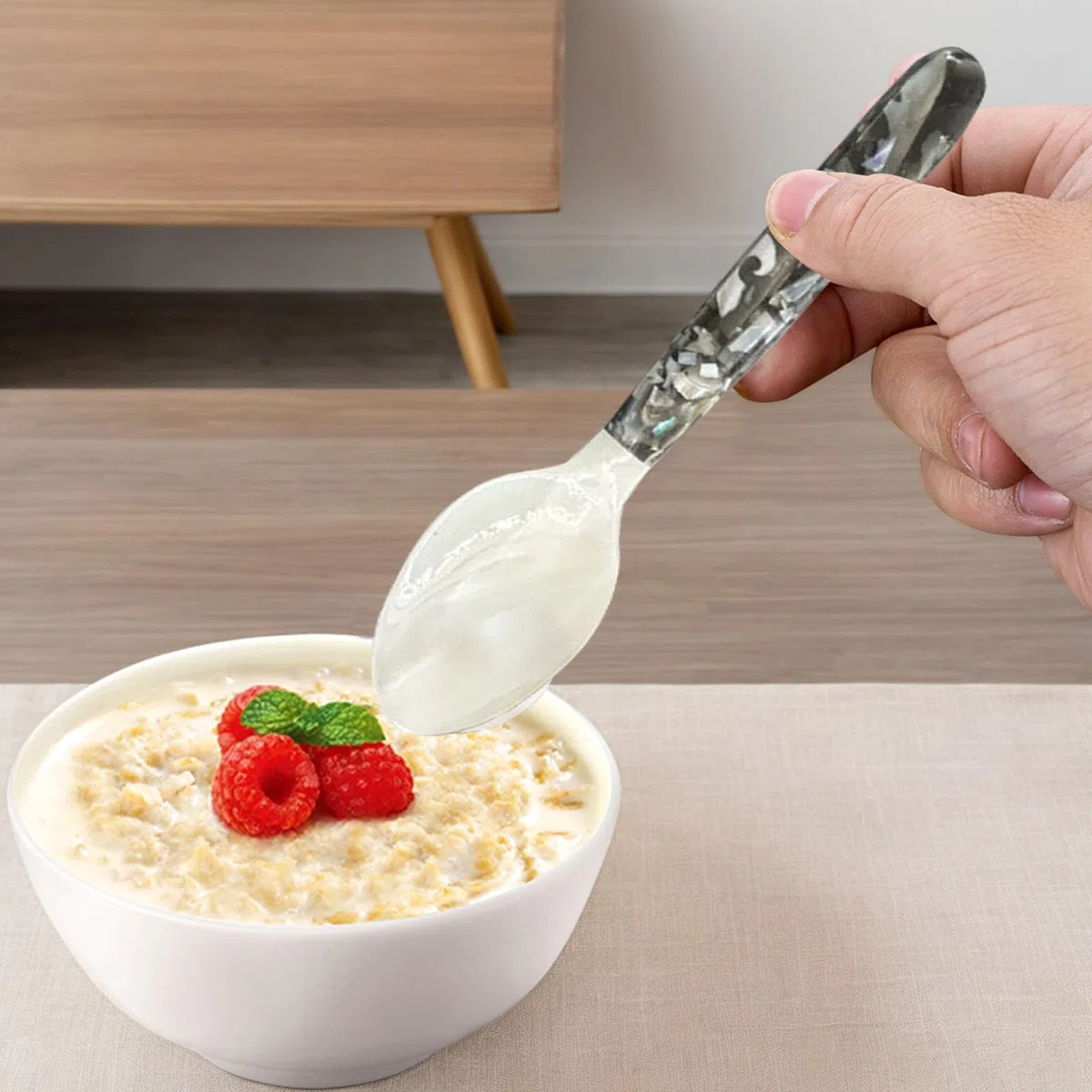 Cucchiai da caviale con manici rotondi, set di 5 cucchiai in madreperla, posate decorative per caviale, eleganti utensili per servire caviale, uova e gelato, da pranzo di alta qualità per