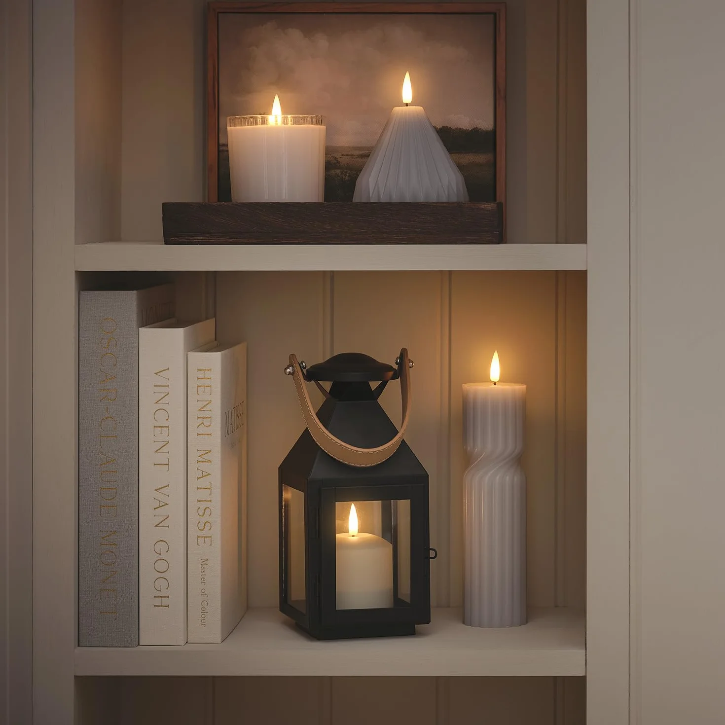 Lights4fun TruGlow Set di 2 candele in vera cera grigia | LED tremolanti bianchi caldi | con telecomando e timer da 6 ore a batteria | decorazione primavera per tavolo e soggiorno, altezza 17,50 cm
