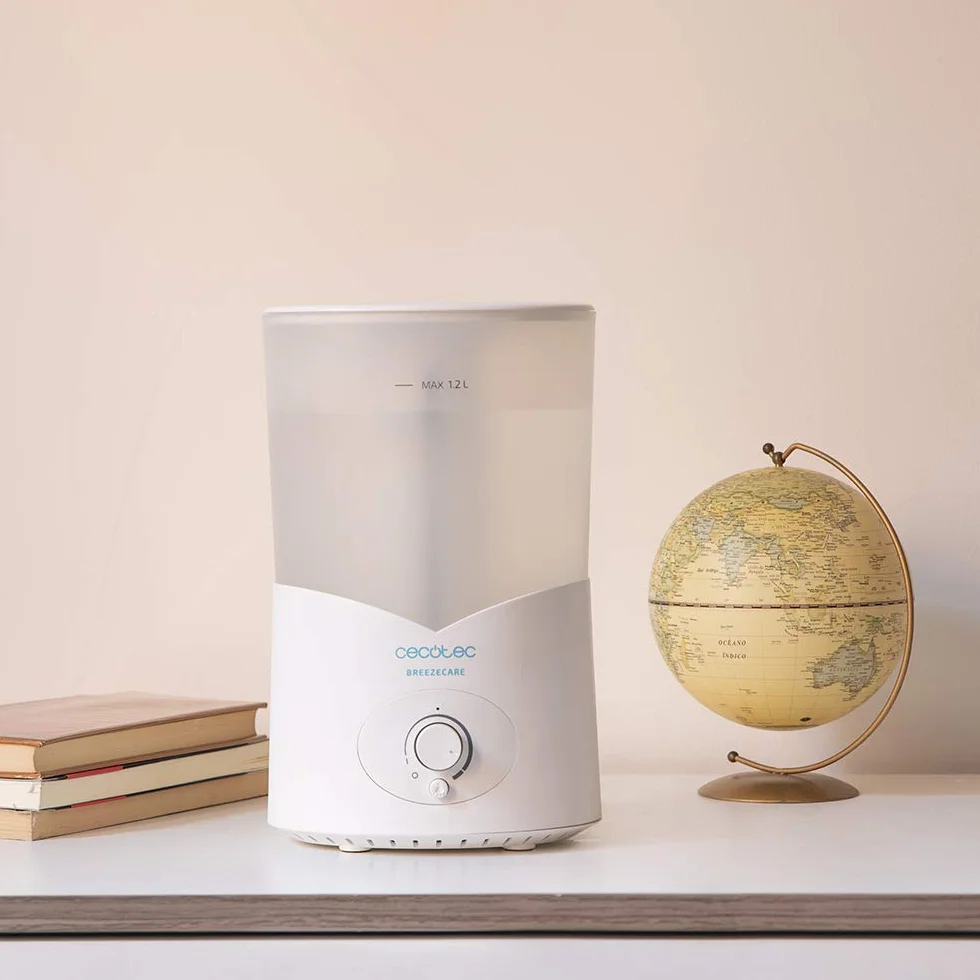 Cecotec Humidifier Breezecare 2000 Light. 25 W, umidificazione 200 ml/h, deposito 1,2 litri, uscita a vapore 360º, controllo manuale, luce a LED, copertura fino a 30 m2