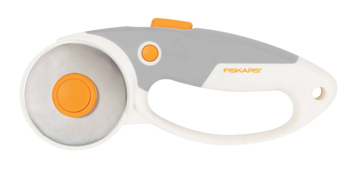 Fiskars Taglierino a Rotella in Titanio, Impugnatura con Occhiello, Per Destrimani e Mancini, Diametro della Lama: 60 mm, Arancione/Bianco/Grigio, 1066040