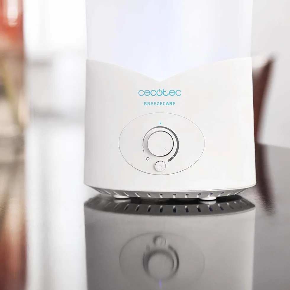 Cecotec Humidifier Breezecare 2000 Light. 25 W, umidificazione 200 ml/h, deposito 1,2 litri, uscita a vapore 360º, controllo manuale, luce a LED, copertura fino a 30 m2