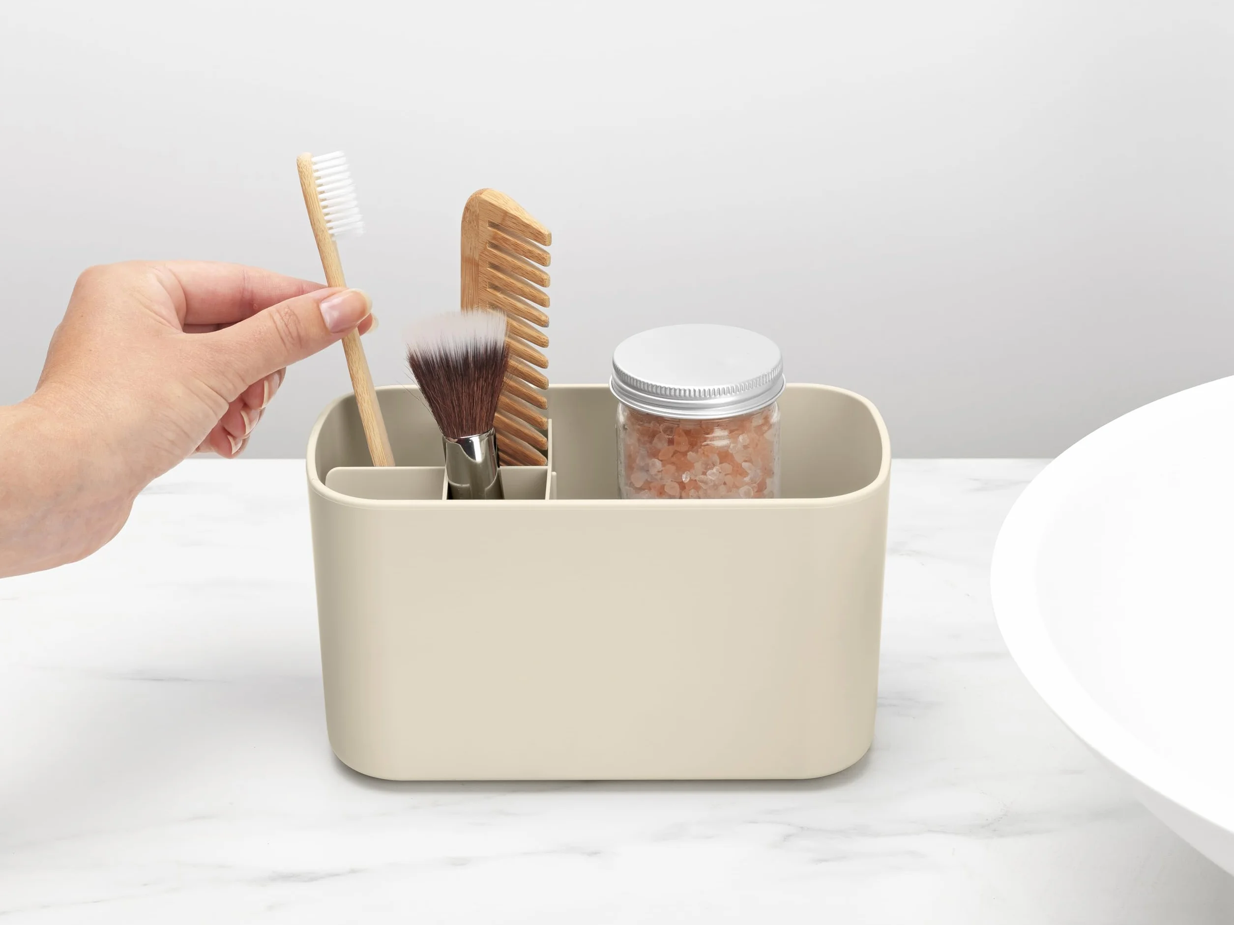 Brabantia - ReNew Portaoggetti da Lavabo - Organizzatore per Lavandino - Adatto come Portaspazzolino - Base Antigraffio - Facile da Pulire - Resistente alla Corrosione - Soft Beige - 20 x 10 x 11 cm