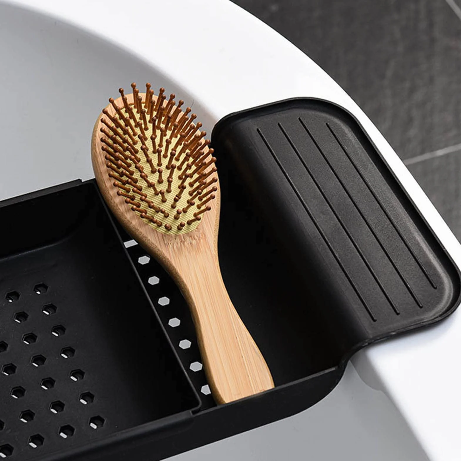 Vassoio per Vasca in Plastica, Design Drenante Retrattile Indossabile e Durevole Porta Vasca da Bagno Piccolo e Compatto Traspirante per Gel Doccia, Asciugamani, Bicchieri, Fiori da Bagno(Nero)