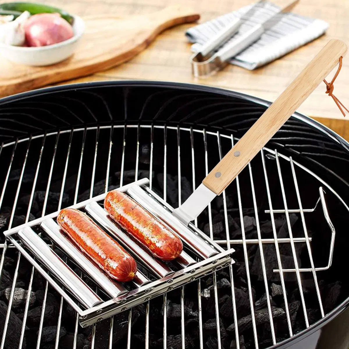 KAYCROWN Rullo per Hot Dog in Acciaio Inox Con Manico in Legno Extra Lungo, Barbecue per Cottura Uniforme, Capacità 5 Hot Dog