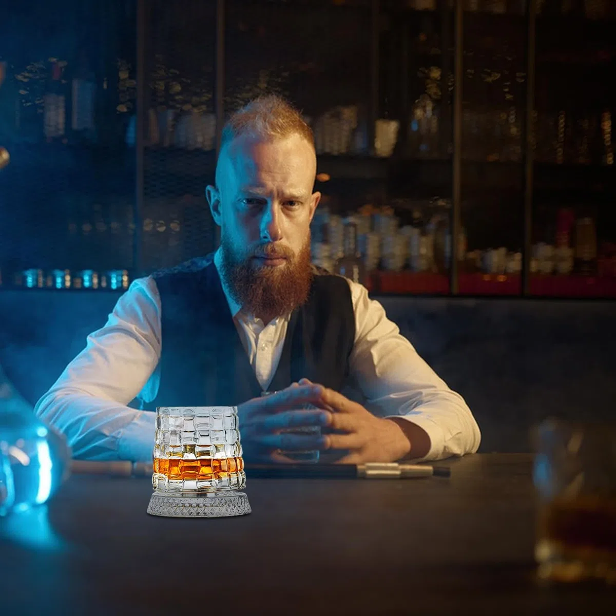 Bicchiere da whisky girevole a 360 gradi, bicchiere da cocktail girevole con base disaccoppiata stabile, bicchieri da whisky in rotante con funzione antistress, per rum, cocktail