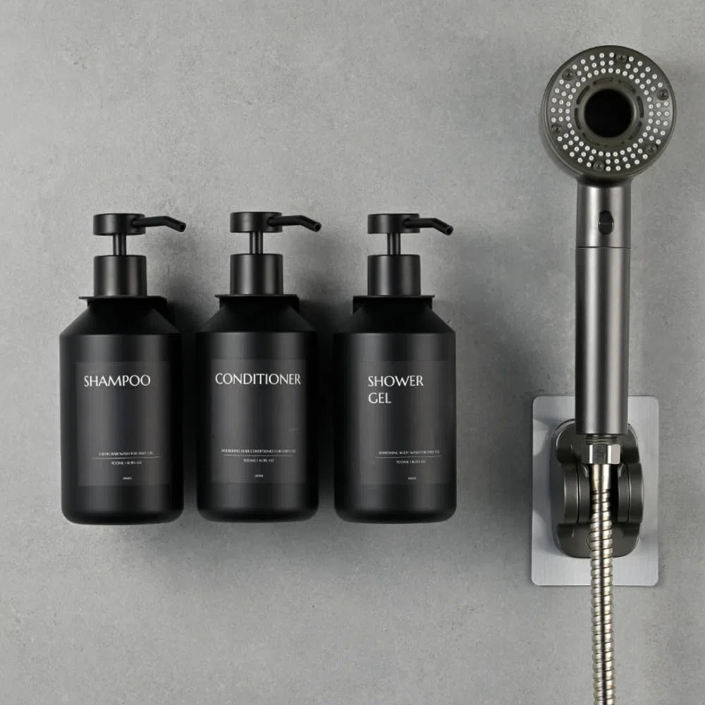 3 Pezzi 500ml Dispenser Sapone Doccia Senza Foratura, 500ml, Dispenser Sapone Bagno a Muro, Dispenser Bagnoschiuma Doccia, Con 12 Etichette Impermeabili (Bottiglia nera + testa nera)
