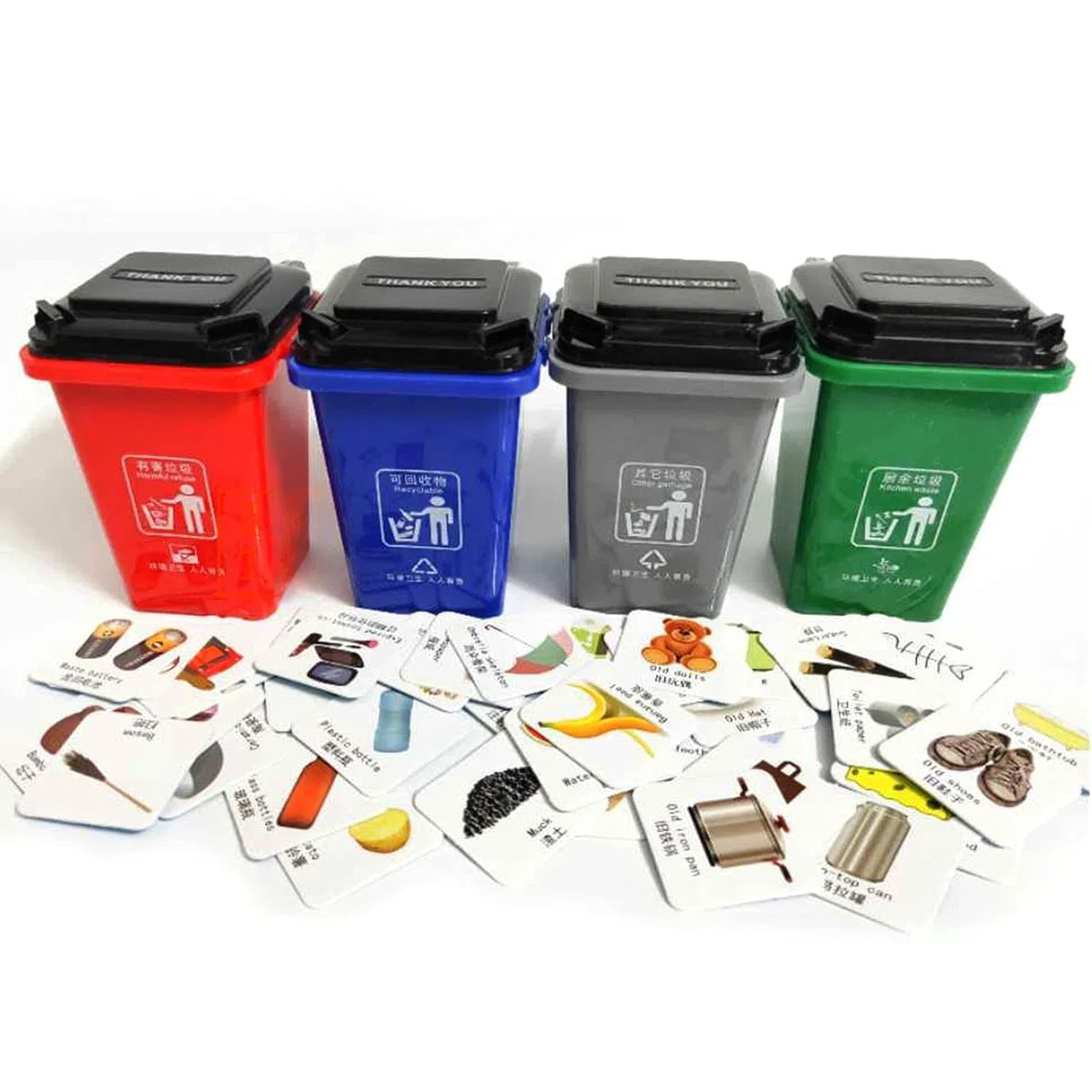 【APPROVATO DA PEDAGOGHI】 Gioco Educativo Riciclaggio Bambini 3-8 Anni - 4 Bidoni Colorati + 108 Carte + Guida | Giocattolo Ecologico per Imparare Differenziata (Plastica/Carta/Vetro/Organico)