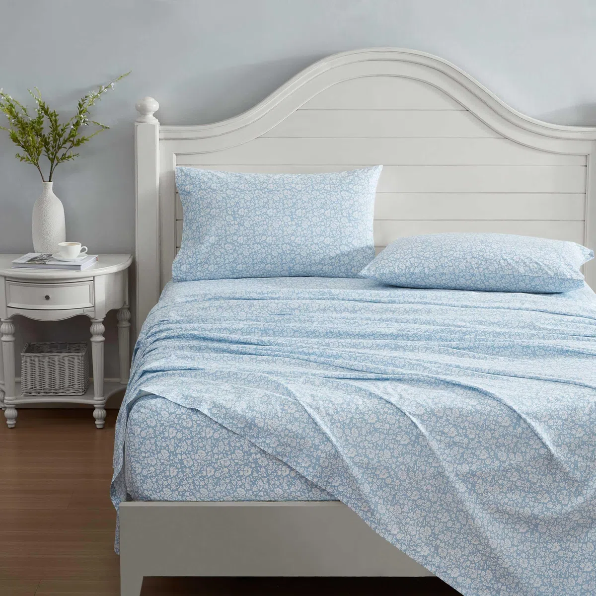 Laura Ashley - Set di lenzuola queen size, in percalle di cotone, leggero e traspirante, decorazione per la casa (Heirloom Ditzy Blue, Queen)