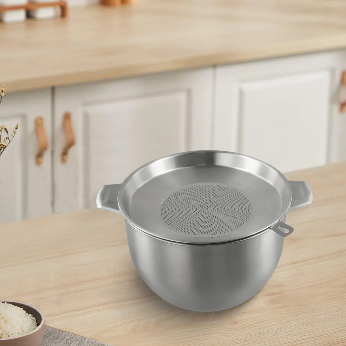 Vaso filtrante per olio con coperchio sicuro e rete integrata per filtrare e conservare oli aromatizzati fatti in casa in cucina (5,2 L)
