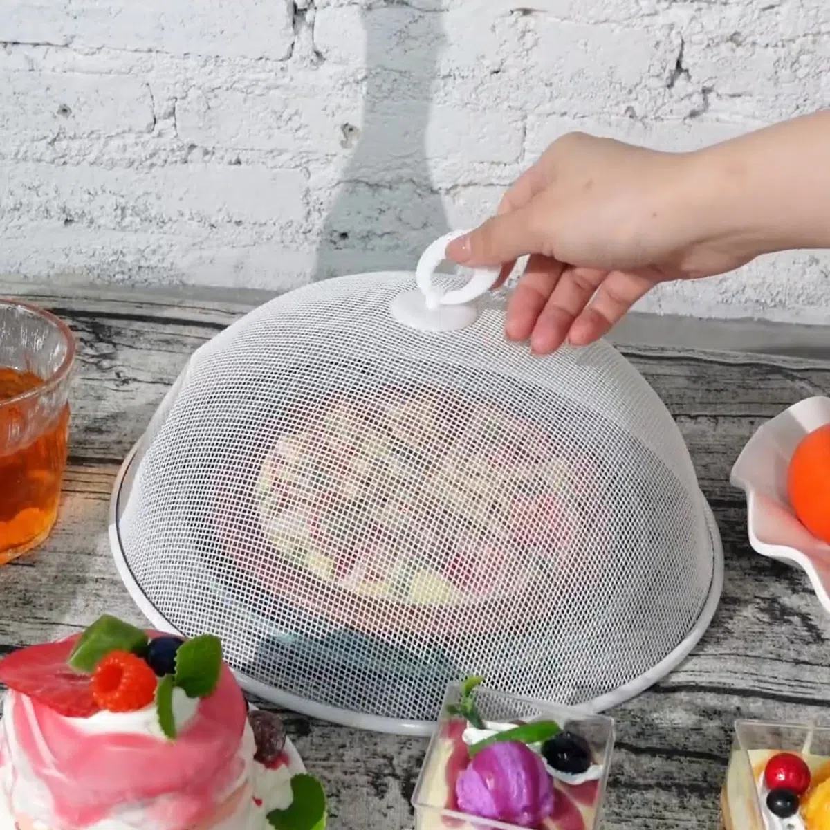 4 Pezzi Copertura in Rete per Alimenti, Coperture per Alimenti in Rete Metallica, Coperchio per Alimenti a Mosca, Riutilizzabile, per Barbecue Picnic (Bianco, 24cm)