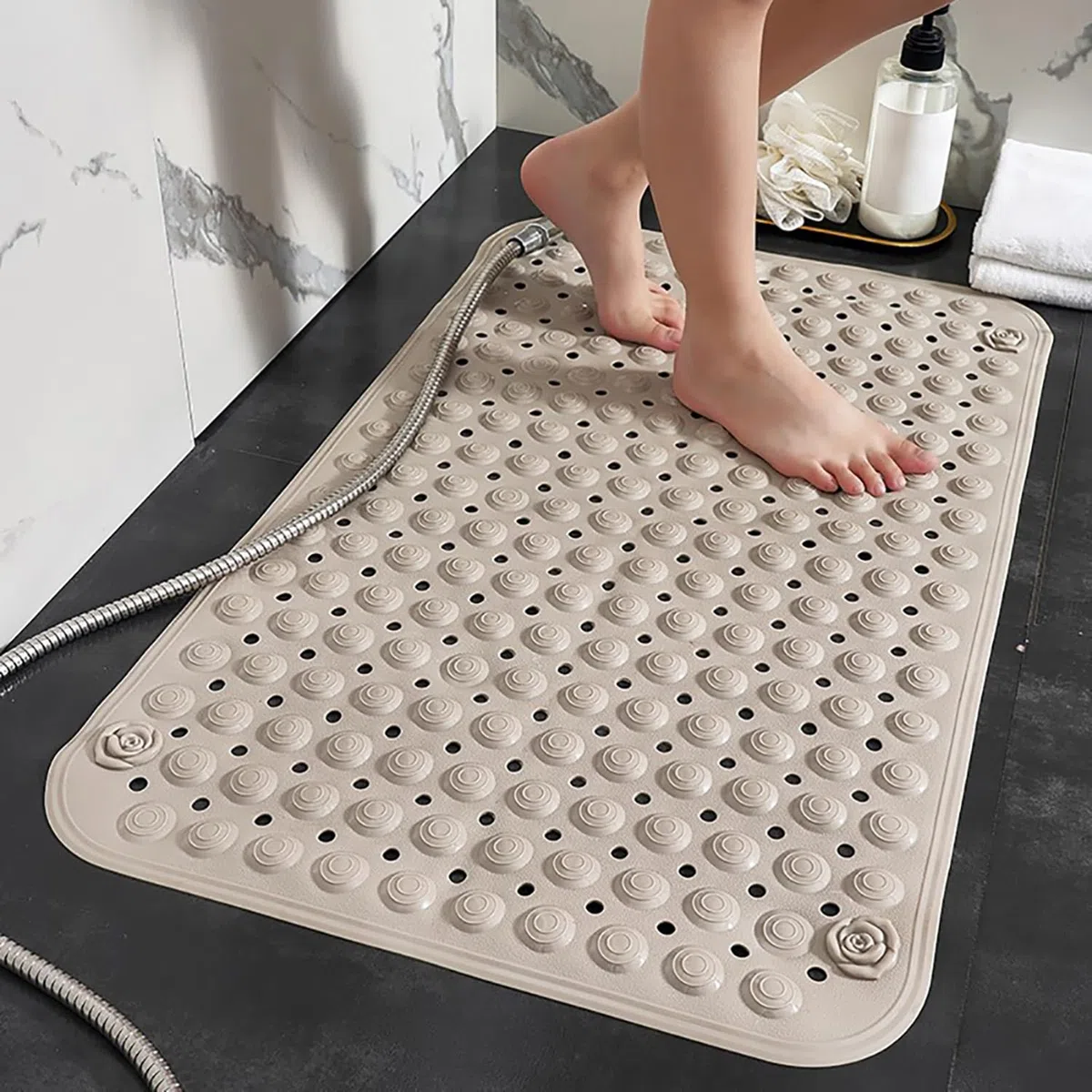 Tappeto Doccia Antiscivolo 70x40cm,Tappetino Doccia Antiscivolo con Ventose e Fori di Drenaggio,Lavabile in Lavatrice,per Vasca e Bagno,Beige