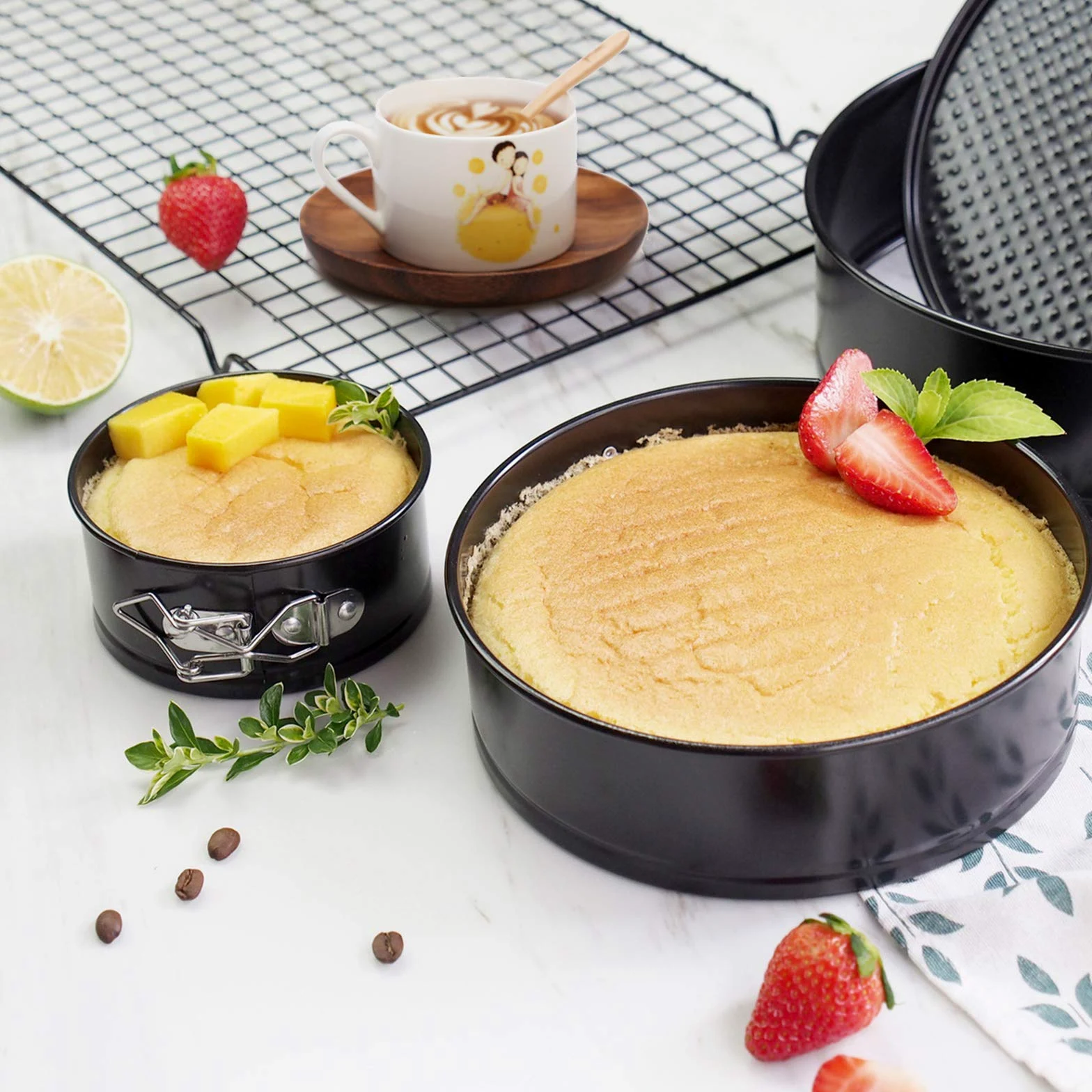 Amzeeniu Stampo per cerniera, set di 4 11/18/23/26 cm, stampo per torta rotondo professionale e utensili da cucina, fondo rimovibile antiaderente con kit di 8 boccole da pasticceria e 3 torte
