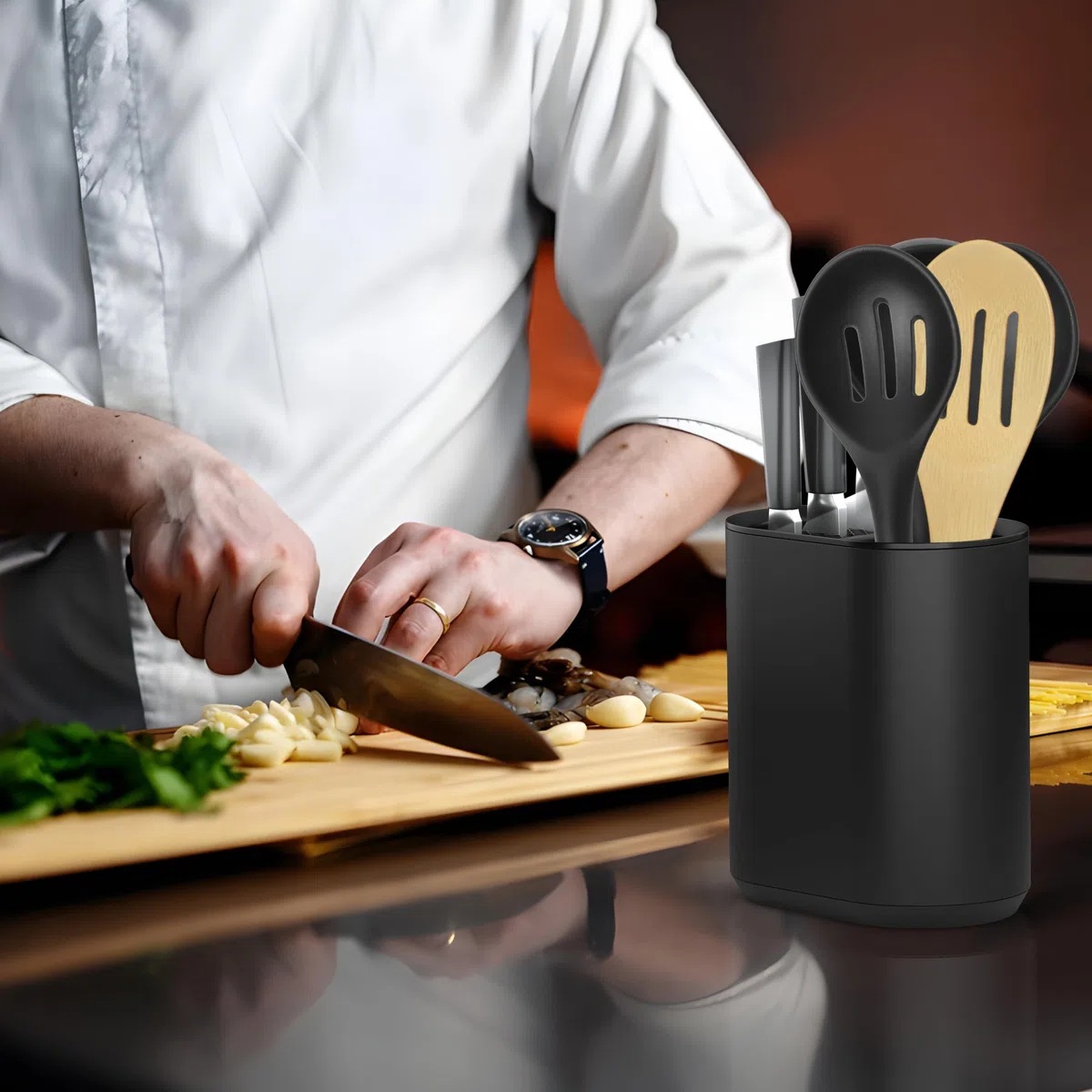 Porta Mestoli e Ceppo Coltelli da Cucina, Porta Utensili Moderno in Plastica Nero Opaco, Organizzatore per Coltelli e Mestoli, Design Compatto e Elegante